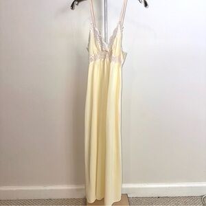 Vintage 1970s Miss Elaine yellow and pink  Lace Chemise